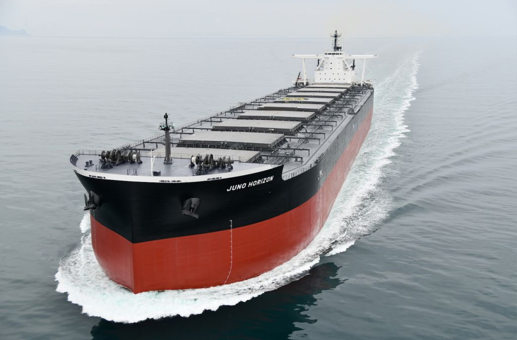 bulk carrier ship sailing